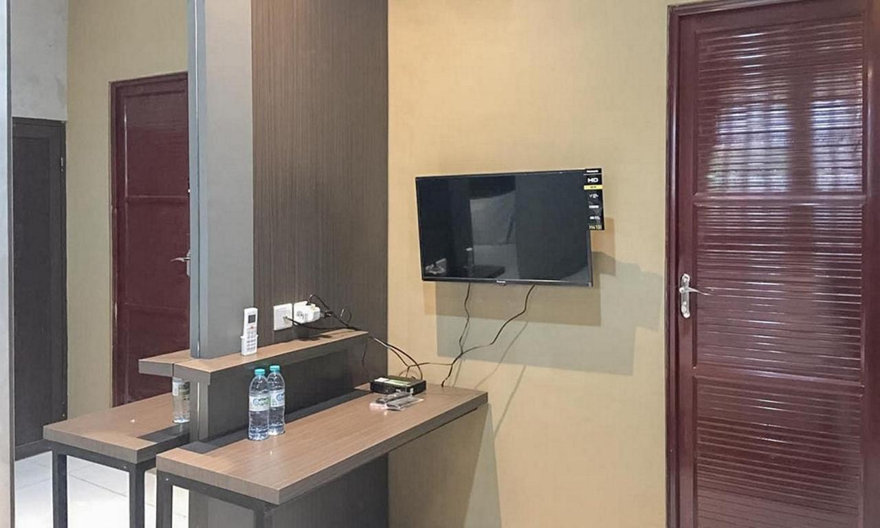 Reddoorz Near Wisata Paribendo Lawang Hotel ภายนอก รูปภาพ